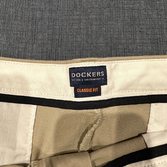 Men's Docker khaki pants - Picture 4 of 4
